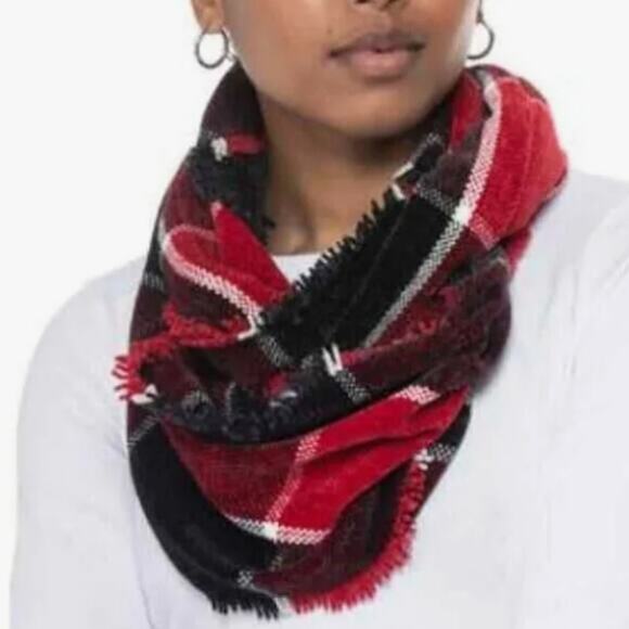 CHARTER CLUB Red Chenille Fringed Infinity Scarf OS - Picture 1 of 3